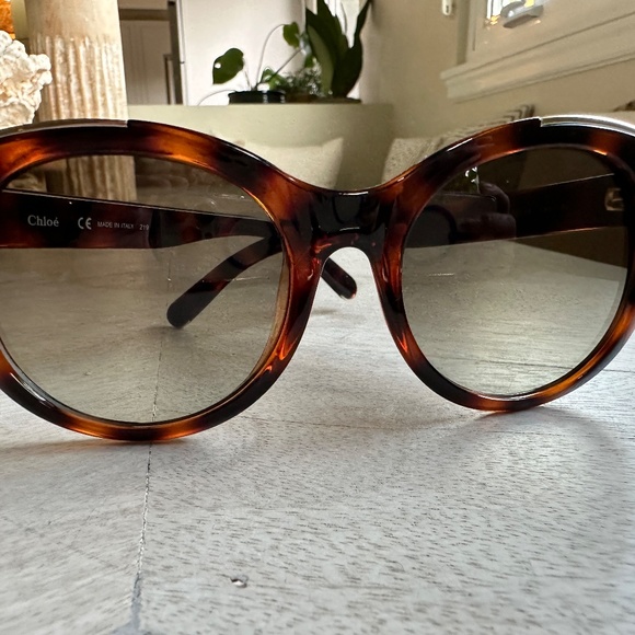 CHLOE Tortoise Shell Cat-eye Sunglasses with Arrow Detail, New - Picture 8 of 11